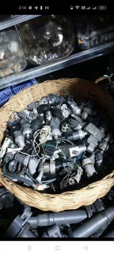 មានលក់គ្រឿងរថយន្តគ្រប់ប្រភេទ 