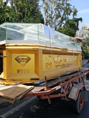 លក់បន្ទាន់ទូលលក់មសាកាលកាត់អស់ជាង 1 ពាន់ដុល្លារឥឡូវលក់តែ 485$