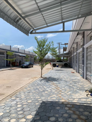 ផ្ទះលក់បន្ទាន់ 18000$ចរចារ មានប្លង់រឹង