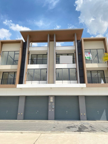 ផ្ទះអាជីវកម្មសំរាប់ជួលនៅផ្លូវជាតិលេខ2 ក្បែរព្រលានថ្មី