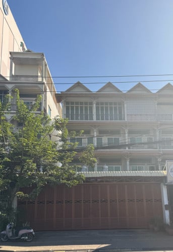 ផ្ទះ2ល្វែង​ ទំហំ 8X 24 សល់មុខផ្ទះ15មែត្រ​ ផ្លូវ6A ផ្ទះលេខ158i សង្កាត់ជ្រោយចង្វា​រខណ្ឌជ្រោយចង្វារ​