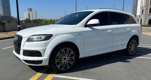 ស្តុកថ្មី Audi Q7 ឆ្នាំ2011 ម៉ាស៊ីនសាំង ប្រភេទឡានមិនបុកមិនប៉ះ ធានាជូន