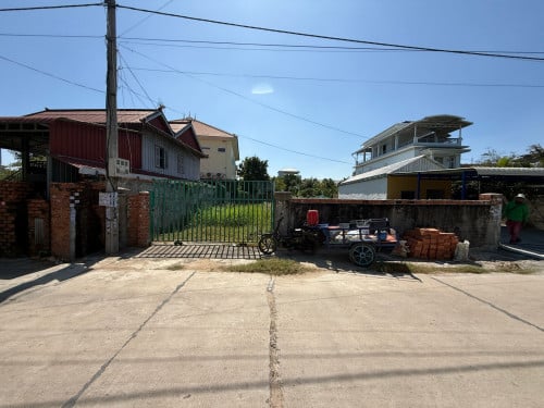 ដីលក់នៅជិតបុរីElite Parkក្រាំងធ្នង់