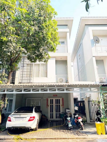 វីឡាកូនកាត់LC2សល់ដីចំហៀង សម្រាប់លក់នៅបុរីប៉េងហ៊ួត បឹងស្នោរ