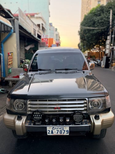 ឡានលក់ PAJERO