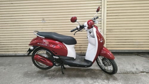 ម៉ូតូ scoopy លក់