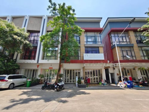 ផ្ទះអាជីវកម្មសម្រាប់លក់ | Shophouse For Sale