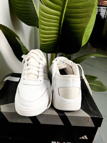 ស្បែកជើង Sneaker Adidas សុីន