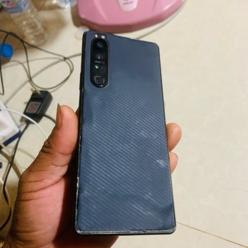 រកម៉ាសុីនកាត់ក្រោយSony Xperia 1max3មួយគ្រឿង