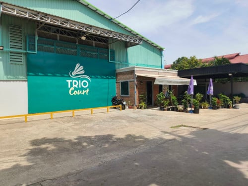 តារាងសី​Trio Court សេងបន្ទាន់