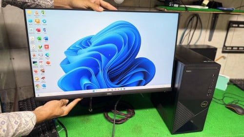 Dell 23.8" Pro  Monitor (1920 x 1080 at 100Hz, HDMI/DP/VGA)