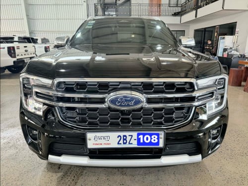 Ford Everest 2023Titanium full option ចូលតាមក្រុមហ៊ុន fordថ្នាំសុីន100%