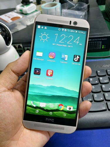 HTC one M9 ថ្មីស្អាត99%