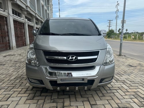 Hyundai starex 2013 full option