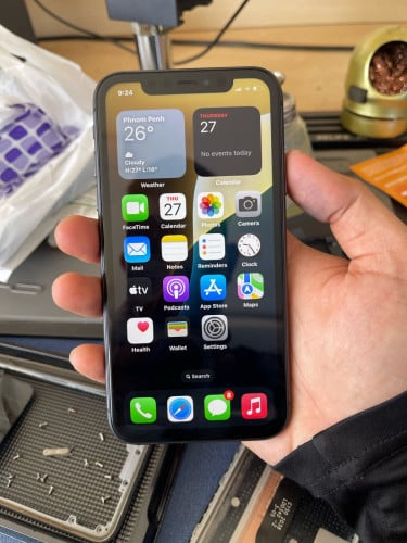 iPhone 11 Scan 64GB លក់ ស្ទេីថ្ម អ៊ុតកញ្ចក់ថ្មី និងប្ដូរសំបកថ្មី សំណុំសុីន