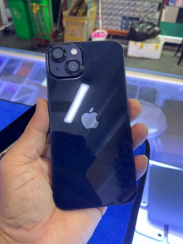 iPhone 13 128G លក់មួយ​កំណាត់​ក្រោយ​ មាន​អេក្រង់​ចាស់​ ធានាម៉ាសុីន​ហ្សីន​  មាន​ស្កែន