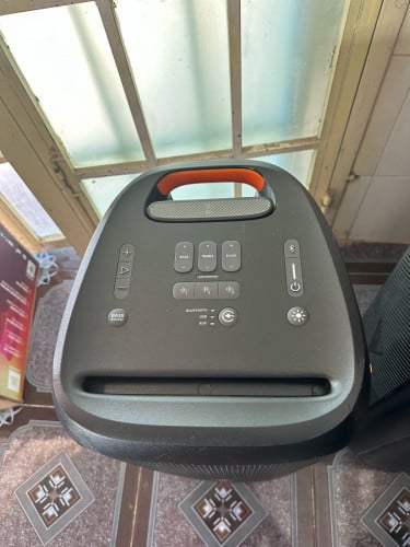 JBL party box 310 នៅស្អាត