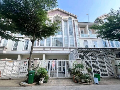 Link House for Rent at Borey Chip Mong Land Sen Sok