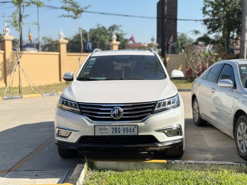 MG RX5 ឡានអ្នកប្រេី