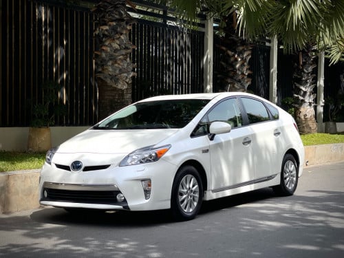 Pruis Hybrid Plug In 012 Advance សាកថ្មEv