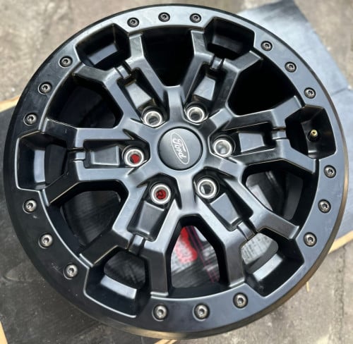 Rim original R18 Ford 2026