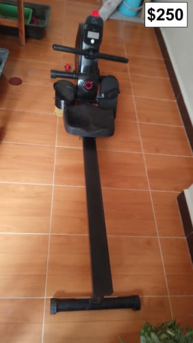 Rowing Machine! Perfect for Christmas!