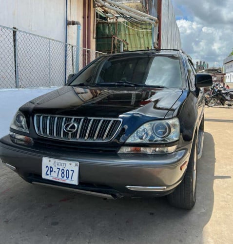 RX 300 ឆ្នាំ 200 ប៉ុង2 ឡានថ្មីអត់ប៉ះបុក