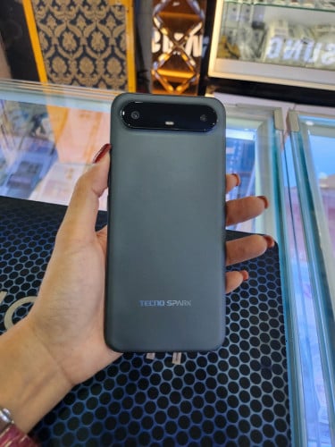 Tecno spark slim