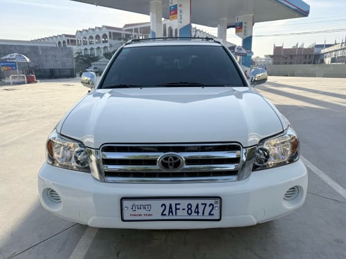Toyota Highlander 2004 V4 ប៉ុងមួយ កៅអី3ជួរ ក្នុងលឿង លេខតួលើកញ្ចក់មួយជុំ  ប្រភេទឡានមូលសានុំស្រីន