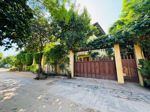 Villa 8 Bedrooms For Rent in Khan Chomkarmorn