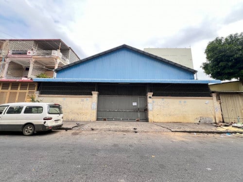 ឃ្លាំងសម្រាប់​ជួលសង្កាត់ទួលស្វាយព្រៃ1​​   ​ផ្លូវ384