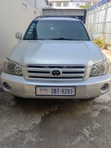 ឡានស្អាត់ អត់បុក អត់ប៉ះ