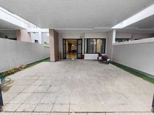 វីឡាភ្លោះសម្រាប់ជួល នៅបុរីប៉េងហួតបឹងស្នោរ