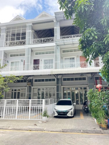 ផ្ទះ​​អាជីវកម្ម​សំរាប់លក់ នៅបុរីវិមានភ្នំពេញ