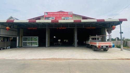 ជ្រេីសរេីសជាងកញ្ចក់ ជាងពិដាន