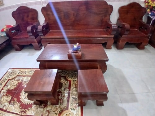 គ្រឿងឈើខ្ញុំលក់បន្ទាន់លុយតម្លៃធូៗ