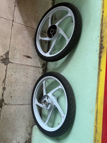 កាំអាសង់024ស្អាតៗ មានបីគូរទាំងសំបកពោះវៀន លក់1គូរ35$ដាច់