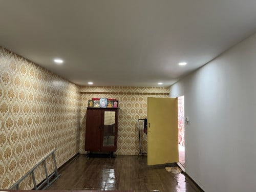 ផ្ទះសម្រាប់ជួលបន្ទាន់នៅជាន់ទី2 នៅកណ្តាលទីក្រុងនៅម្តុំផ្សារចាស់