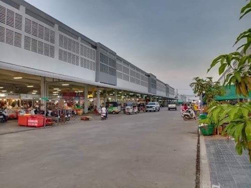 នៅបុរីពិភពថ្មី2