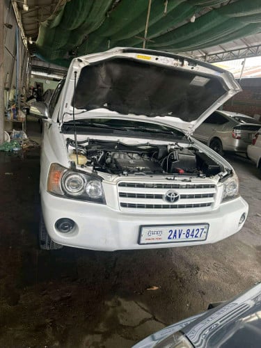 ឡានលក់ឆ្នាំ 2001ឡើង 03 ហើយក្នុងលឿងបកដំបូល