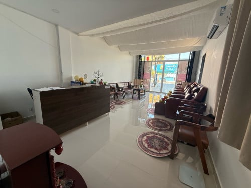 ទីតាំងភ្នំពេញ ប្រលានពោធ៏ចិនតុង  ជ្រើសរីស បុគ្គលិក ម៉ាស្សា បន្ទាន់ ចំនួន3 នាក់