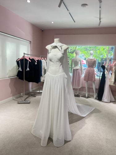 រ៉ូបកាត់ថ្មីស្លៀកថតបានម្ដង ( ពេលកាត់340$)