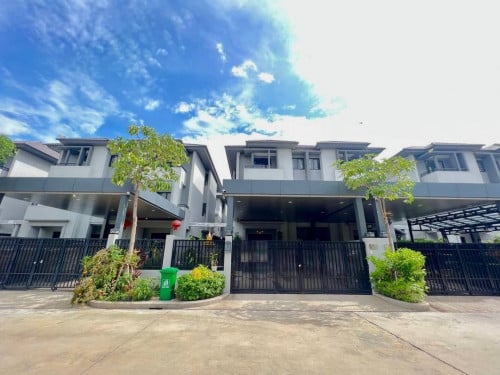 វីឡាភ្លោះលក់បន្ទាន់ខ្លាំងនៅបុរីជីបម៉ុង598