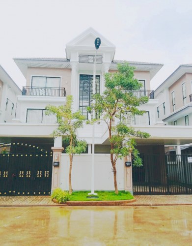 វីឡាភ្លោះ A សម្រាប់ជួល | Villa Twin A for Rent