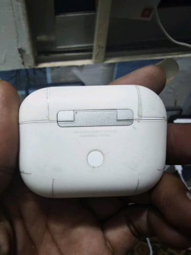 កាស់សុីន aripods Pro សុីនមិនដែរជួសជុល ថ្ម កាន់នៅស្អាត