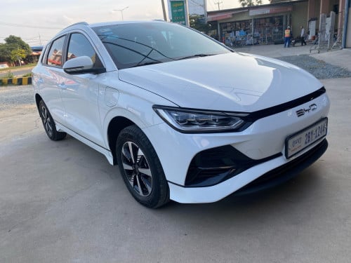 ទើបកាត់បាន មួយទឹកខ្លាញ់គោ ហ្សិនមួយជុំឡានអគ្គីសនី BYD E2 ឆ្នាំ2024 ប្រើបានតែ 16388គីឡូម៉ែត្រម្ចាស់ដើម