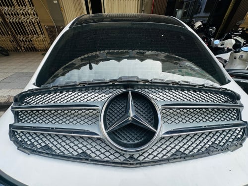 ប៉ាណាមុខ និង Logo Mercedes c300 cla gla ស៊ីនពីក្បាលឡានស្អាត