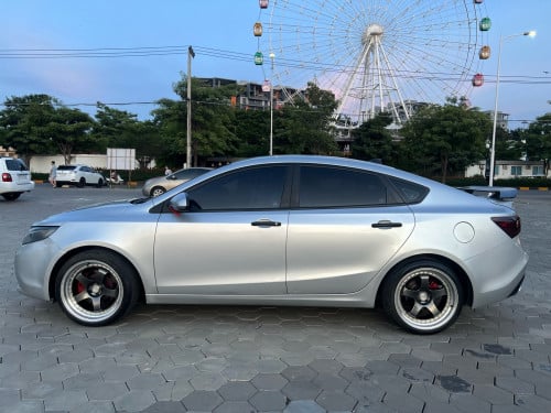 មួយទឹកលាញ់គោMG GT ធានាប្រអប់លេខ6ខែ ឆ្នាំ016 ដំបូលបេីក​  ធានាម៉ាស៊ុីនបករអប់លេ