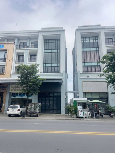 ផ្ទះអាជីវកម្មសម្រាប់លក់ | Shop House for sale and rent in Borey Chip Mong Landmark 271