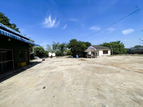 🏦Warehouse Available for Urgent Sale at a Special Price (Negotiable).